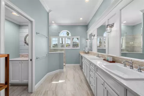 Bath - 4739 Compass Dr, Bradenton, FL 34208 photo 1 of 10