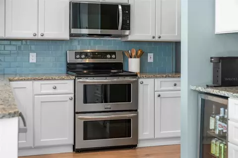 Kitchen - 4739 Compass Dr, Bradenton, FL 34208 photo 9 of 11