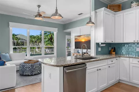 Kitchen - 4739 Compass Dr, Bradenton, FL 34208 photo 8 of 11