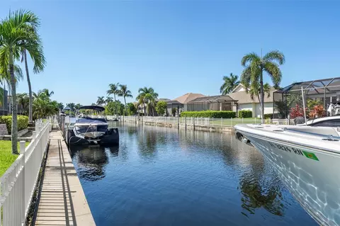 Exterior - 4739 Compass Dr, Bradenton, FL 34208 photo 5 of 14