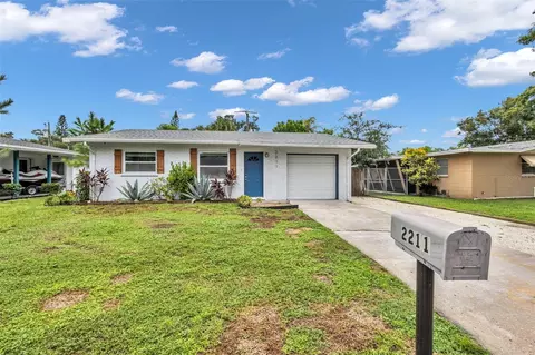 2211 21st St W, Bradenton, FL 34205