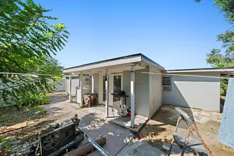 Exterior - 2922 Sample Loop, Tampa, FL 33619 photo 3 of 4