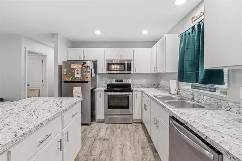 Kitchen - 409 Bridle Path, Arcadia, FL 34266 photo 2 of 4