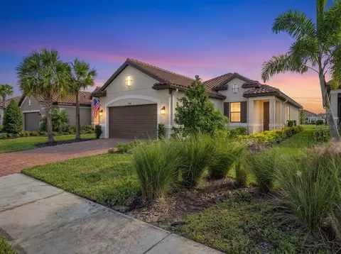 4732 Crestpoint Way, Palmetto, FL 34221