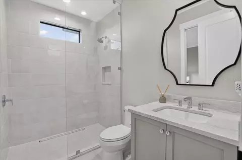 Bath - 1625 Rio Vista Ter, Parrish, FL 34219 photo 6 of 7