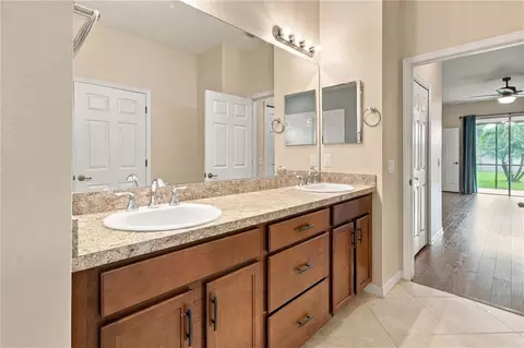 Bath - 13311 50th Ln E, Parrish, FL 34219 photo 4 of 5