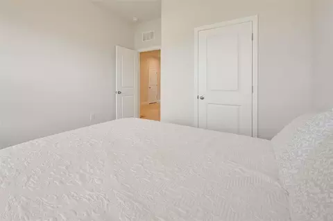 Bedroom - 9807 Eventide Trl, Parrish, FL 34219 photo 6 of 8