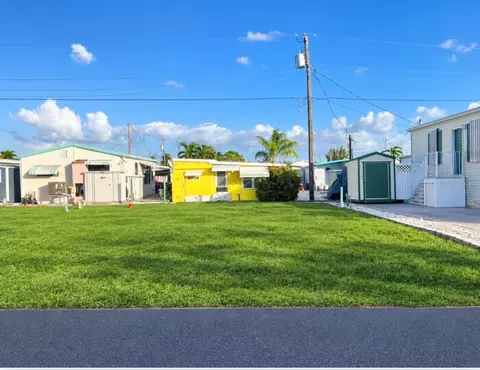 10315 Cortez Rd W Apt 8-5th 5th St, Bradenton, FL 34210