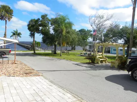 Other - 8 Plaza St E, Bradenton, FL 34208 photo 8 of 10