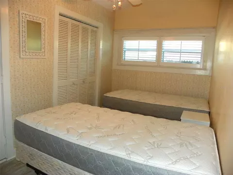 Bedroom - 8 Plaza St E, Bradenton, FL 34208 photo 1 of 4