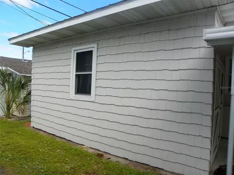 Exterior - 8 Plaza St E, Bradenton, FL 34208 photo 6 of 7