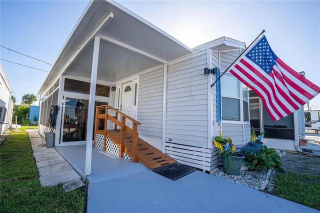 6 Basin St, Palmetto, FL 34221 | MLS# A4710195 | 17 Photos - Movoto
