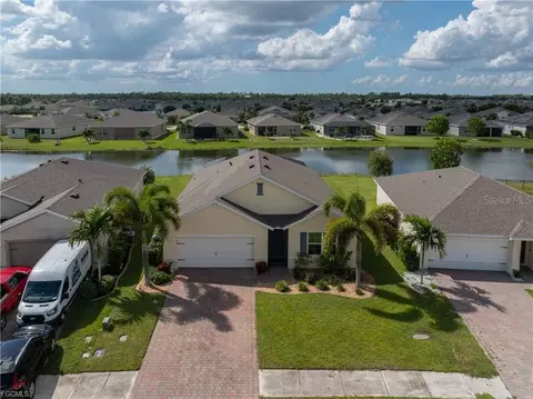 3190 Estancia Ln, Cape Coral, FL 33909