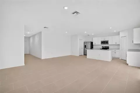 Living - 18111 Mellon St, Parrish, FL 34219 photo 1 of 3