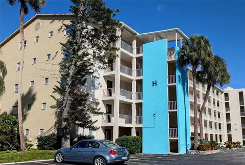 3779 Lake Bayshore Dr #H-402, Bradenton, FL 34205