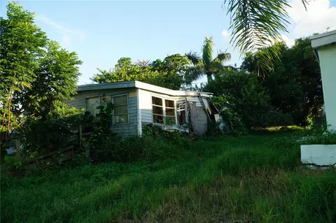 412 S Cocoanut Rd, Pahokee, FL 33476