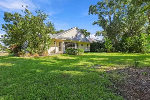 Exterior - 4716 4th Ave E, Bradenton, FL 34208 photo 8 of 10