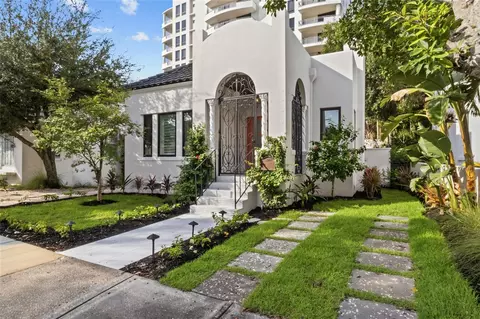 410 Burns Ct, Sarasota, FL 34236