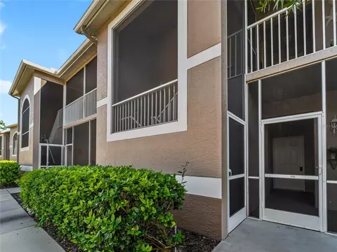 5340 Hyland Hills Ave #2422, Sarasota, FL 34241