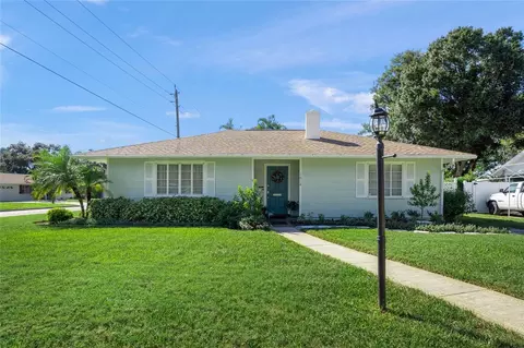1614 30th St W, Bradenton, FL 34205
