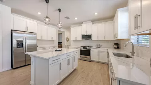 Kitchen - 18102 Cherished Loop, Bradenton, FL 34211 photo 3 of 4