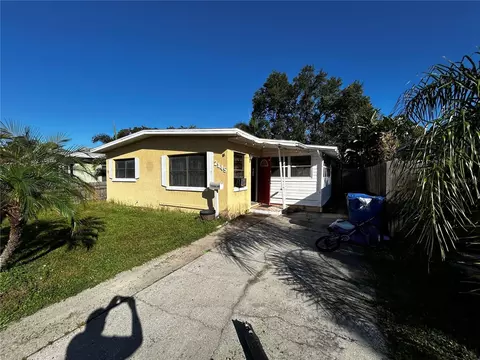 2145 42nd Ave N, Saint Petersburg, FL 33714