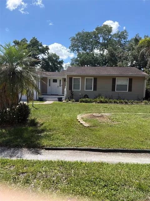 4915 W Bartlett Dr, Tampa, FL 33603