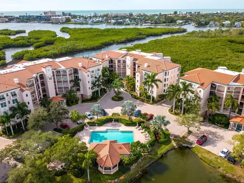 5430 Eagles Point Cir #101, Sarasota, FL 34231