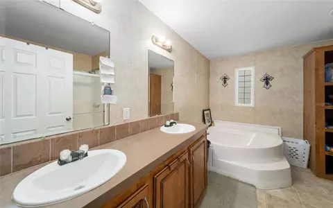 Bath - 7713 State Road 64 E, Zolfo Springs, FL 33890 photo 1 of 7