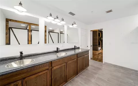 Bath - 7713 State Road 64 E, Zolfo Springs, FL 33890 photo 5 of 7