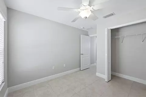 Bedroom - 3816 Shimmering Oaks Dr, Parrish, FL 34219 photo 6 of 7