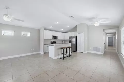 Entry Way - 3816 Shimmering Oaks Dr, Parrish, FL 34219 photo 2 of 4