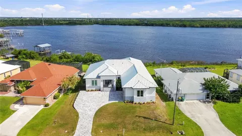2228 Harbour Dr, Punta Gorda, FL 33983