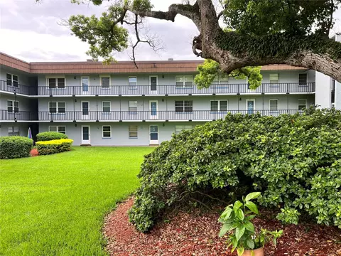 333 Lake Howard Dr NW #202C, Winter Haven, FL 33880