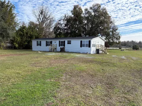 8715 Pine Tree Dr, Lakeland, FL 33809