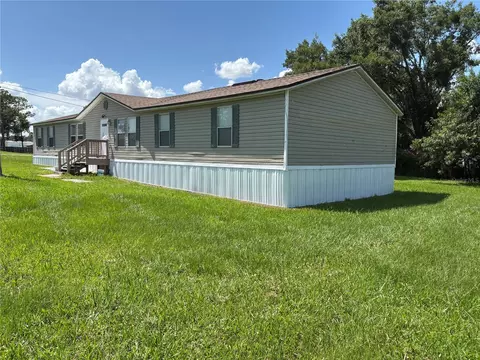 925 NW 8th St, Mulberry, FL 33860