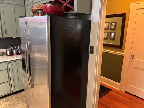 Kitchen - 1230 S Orange Ave, Bartow, FL 33830 photo 6 of 6