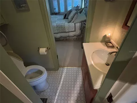Bath - 1230 S Orange Ave, Bartow, FL 33830 photo 1 of 4