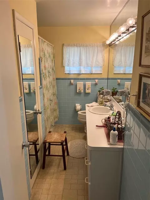 Bath - 2275 E Helen Cir, Bartow, FL 33830 photo 1 of 1