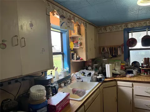 Kitchen - 120 4th Wahneta St E, Winter Haven, FL 33880 photo 2 of 2