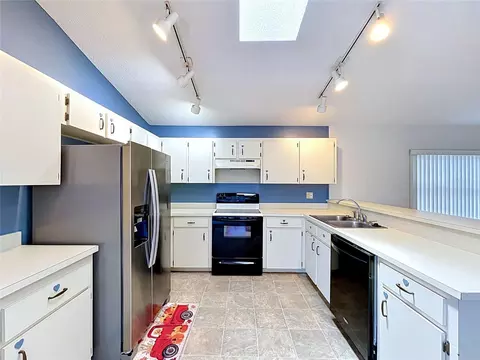 Kitchen - 1790 Sunrise Dr, Bartow, FL 33830 photo 6 of 9