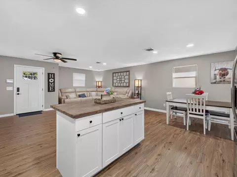 Kitchen - 1380 Eagle Ave E, Eagle Lake, FL 33839 photo 1 of 4