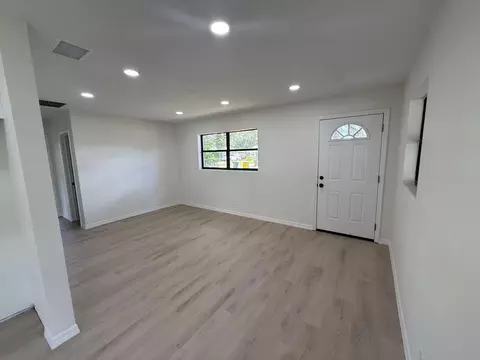 Living - 430 Lucille St, Bartow, FL 33830 photo 5 of 8