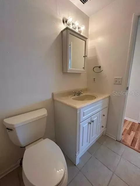 Bath - 890 W White Birch Ln, Bartow, FL 33830 photo 1 of 4