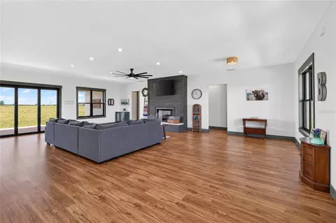 Living - 5771 Weita Rd, Bartow, FL 33830 photo 8 of 10