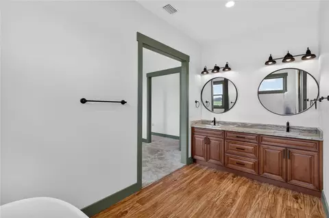 Bath - 5771 Weita Rd, Bartow, FL 33830 photo 8 of 13