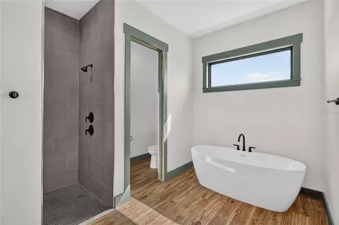 Bath - 5771 Weita Rd, Bartow, FL 33830 photo 1 of 13