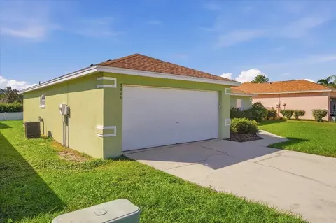Exterior - 7123 Summit Dr, Winter Haven, FL 33884 photo 5 of 6