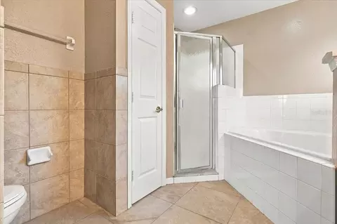 Bath - 7123 Summit Dr, Winter Haven, FL 33884 photo 1 of 6