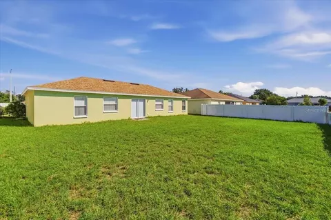Exterior - 7123 Summit Dr, Winter Haven, FL 33884 photo 4 of 6